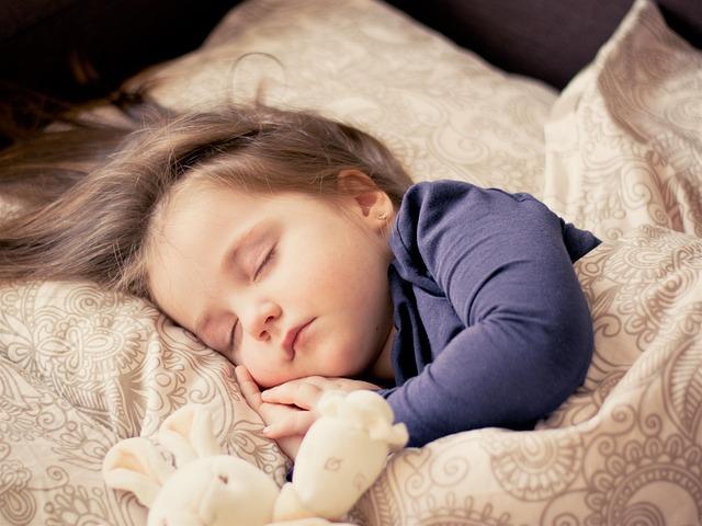 Holistic Approaches: Enhancing Sleep Through Lifestyle ⁢changes and Nutrition
