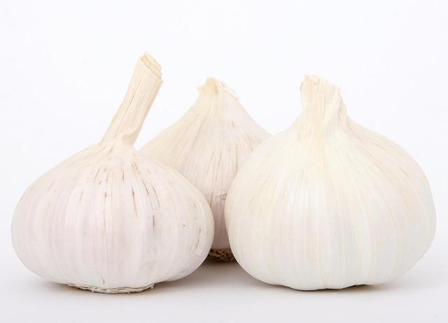 Exploring the Heart Health​ Benefits of Garlic Oil